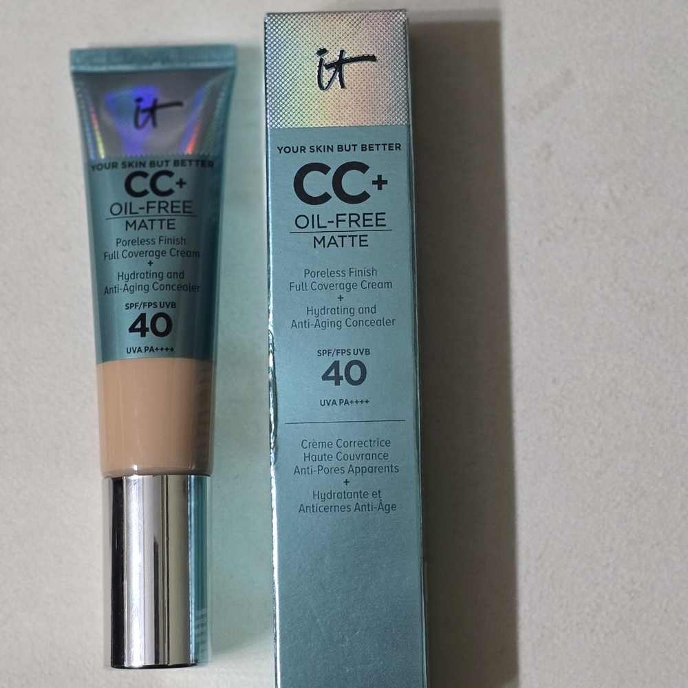 IT Cosmetics CC+ Oil-Free Matte Cream - Medium
